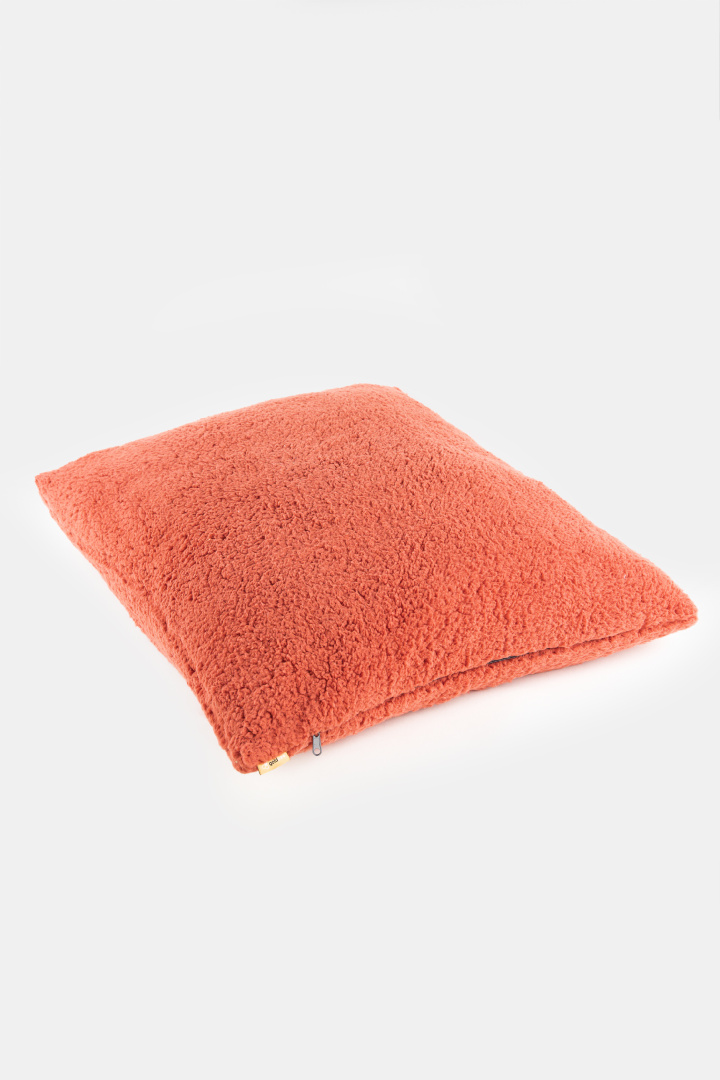 GoldBee Recyklovaný Pelech 70x60 Red