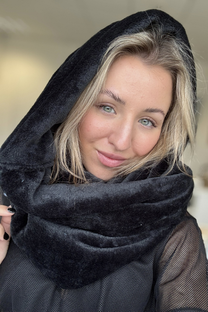 GoldBee Kruhová Šála Fluffy Black (Barva Black, Velikost M)