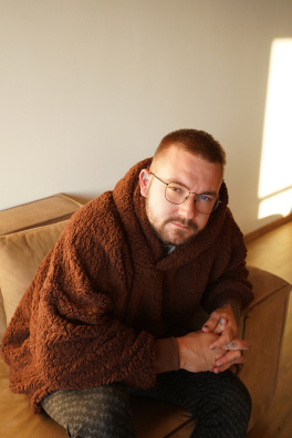 GoldBee Mikina Doba Ledová Chocolate (Barva Chocolate, Velikost XL-4XL)