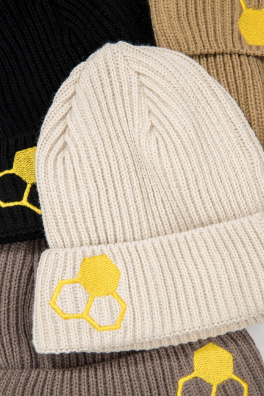 GoldBee Čepice Creamy White (Barva Creamy White, Velikost M)