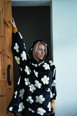 GoldBee Mikina Doba Ledová Fluffy Flowers Black (Barva Flowers, Velikost XL-4XL)