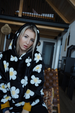 GoldBee Mikina Doba Ledová Fluffy Flowers Black (Barva Flowers, Velikost XL-4XL)